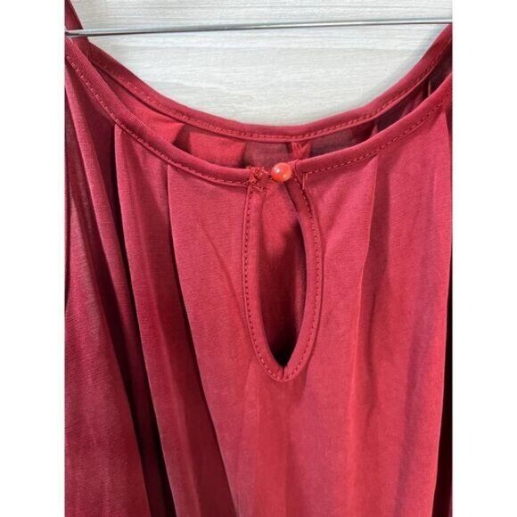 Red Sleeveless Midi Dress With Keyhole Detail & Adjustable Straps By Kalypso‎ - Picture 3 of 6